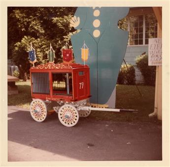 (CIRCUS) A vast typological archive with over 1000 photographs documenting the transport trains and vehicle convoys of various circus c